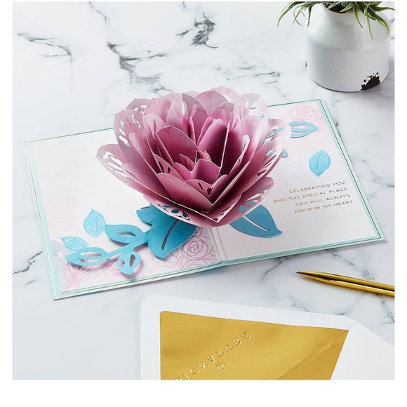 HALLMARK - Pop Up Card - Picture 1 of 4